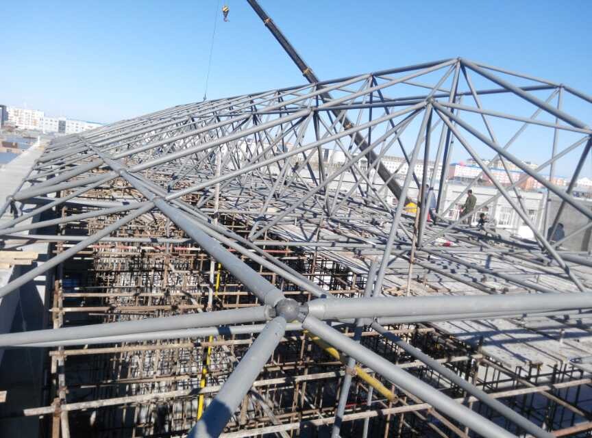 海拉爾商貿城屋頂網架工程